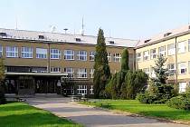 Radnice v Mnichově Hradišti vyhlásila soutěž o návrh na přístavbu školního areálu ve Studentské ulici.