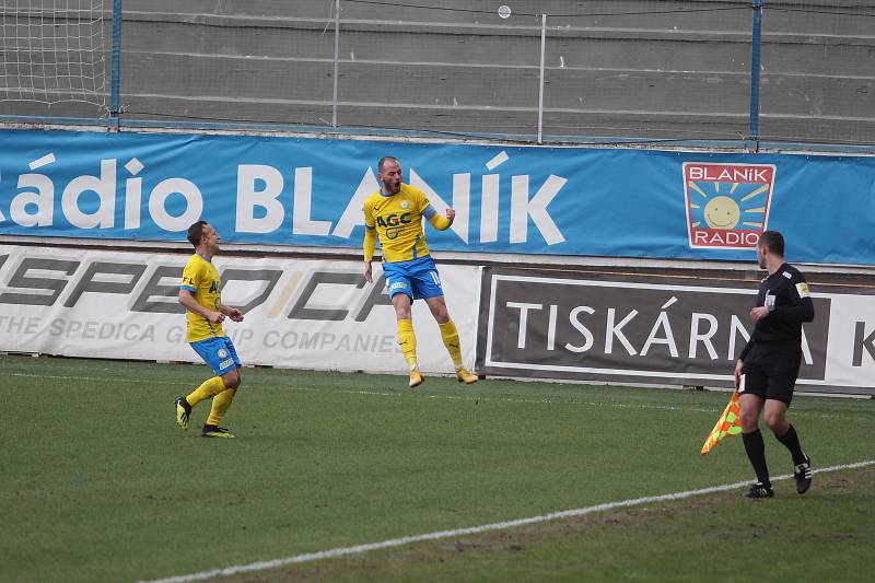 Ve čtvrtfinále Mol Cupu zvítězily Teplice doma nad Mladou Boleslaví 2:1.