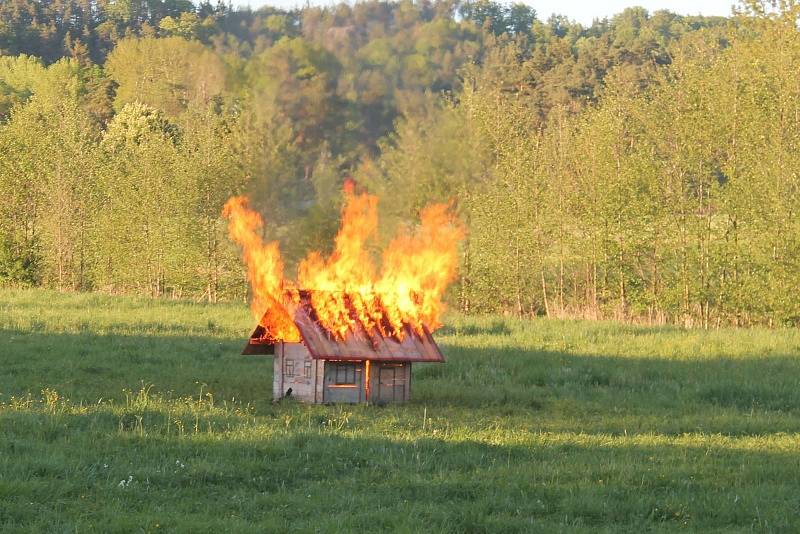 Pálení čarodějnic na Branžeži.