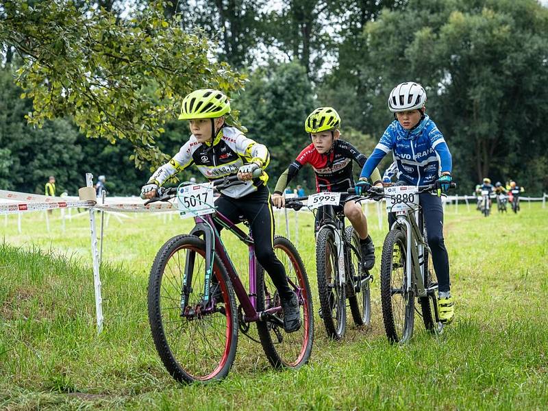 Z cyklistického seriálu pro veřejnost 'Kolo pro život' na Krásné louce v Mladé Boleslavi.