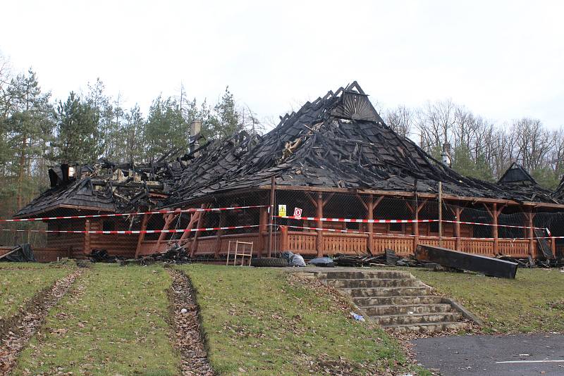 Spáleniště motorestu 4 kameny u Brandýsa nad Labem.