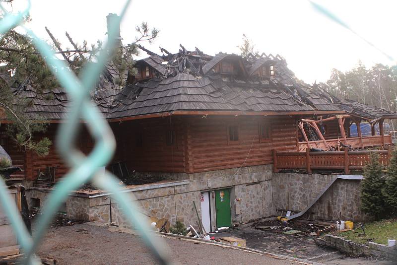 Spáleniště motorestu 4 kameny u Brandýsa nad Labem.