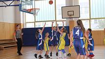V neděli 26. listopadu sehrálo na palubovce 9. základní školy svá další mistrovská utkání družstvo mladších basketbalových minižákyň TJ AŠ Mladá Boleslav proti Kolínu.