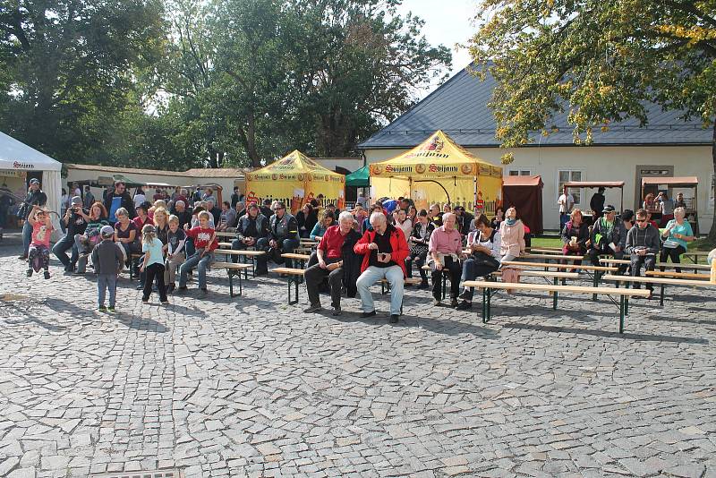 Svatováclavské slavnosti na zámku Svijany provázela skvělá atmosféra a jarní počasí.