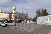 Nové testovací místo pro antigenní testování v Mladé Boleslavi na parkovišti na Komenského náměstí.