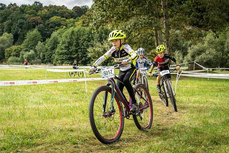 Z cyklistického seriálu pro veřejnost 'Kolo pro život' na Krásné louce v Mladé Boleslavi.