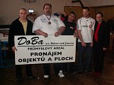 Dolnobousovští pákaři zleva: Daniel Příhonský, František Živný, Rudolf Stezka, Milan Hyršal, a sponzor Miroslav Roháček.