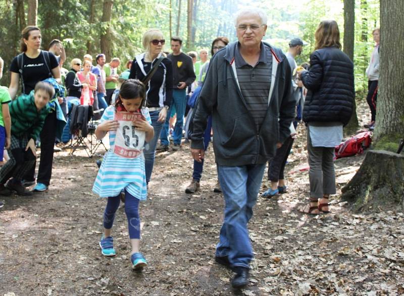 Tradiční Běh do příhrazských schodů v Příhrazích na Mnichovohradišťsku přilákal na start přes stovku závodníků.