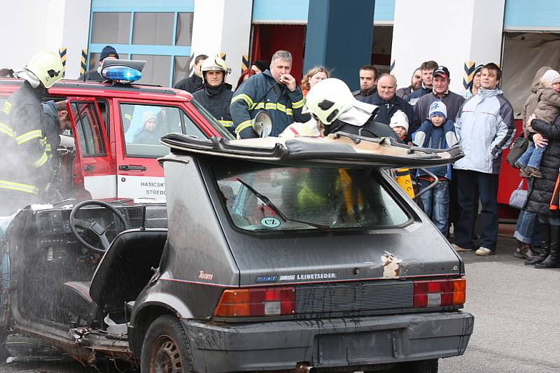 Oslavy 140. výročí založení Sboru dobrovolných hasičů v Mladé Boleslavi si nenechaly ujít stovky lidí. K vidění byla požární technika, ukázky zásahu atd.