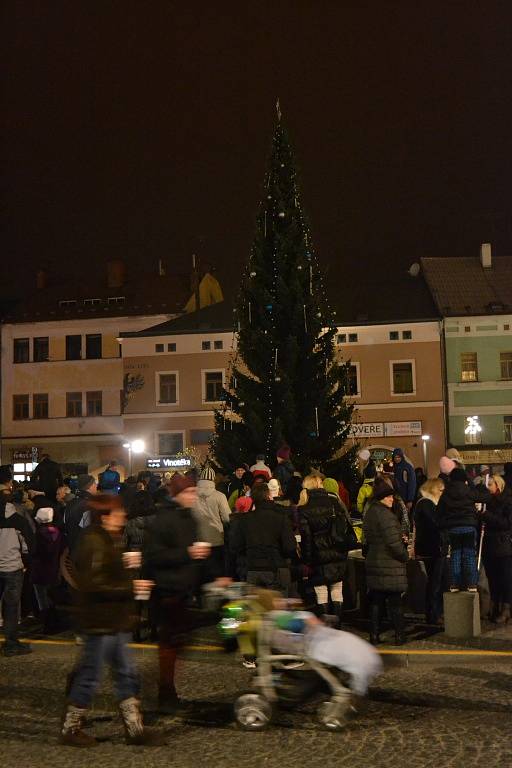 Rozsvícení vánočního stromu na Staroměstském náměstí v Mladé Boleslavi