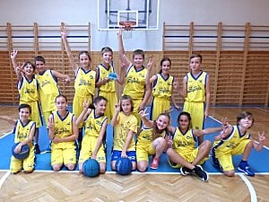 Družstvo U12mix na turnaji Šmoulinky v Roudnici nad Labem