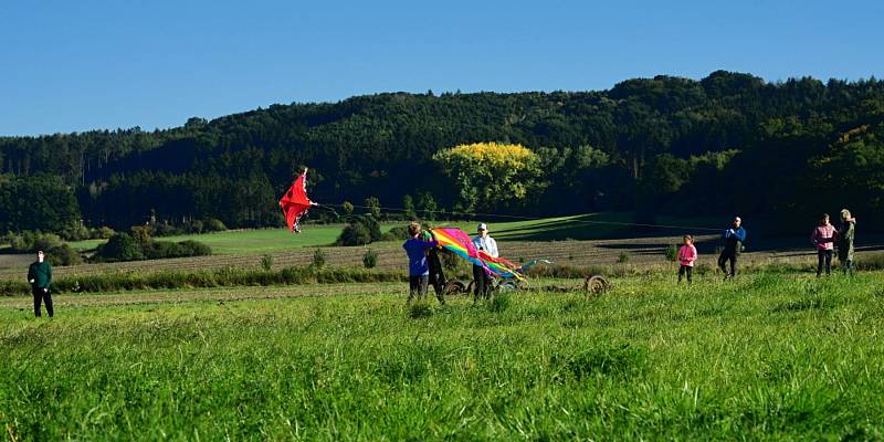 Nad Kolomuty se při Drakiádě proháněli draci všech tvarů a velikostí