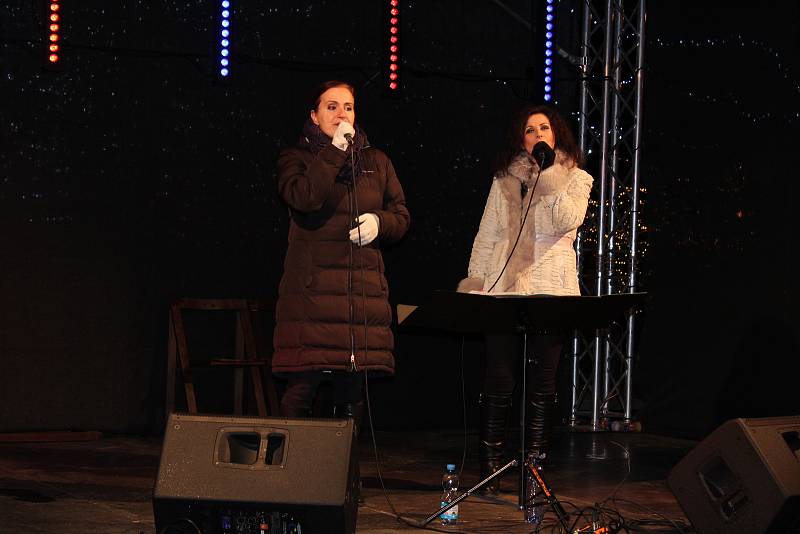Mladoboleslavsko zpívalo koledy s Deníkem.