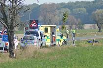Dopravní nehoda mezi obcemi Březno a Čížovky si vyžádala těžké zranění.