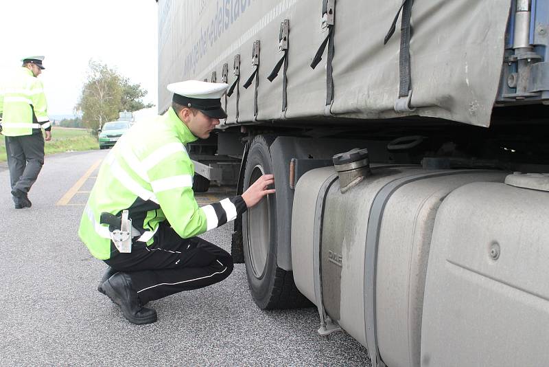 Policie se zaměřila především na kontrolu kamiónů.