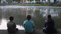 Z dětských rybářských závodů na rybníku Slon v Bělé pod Bezdězem.