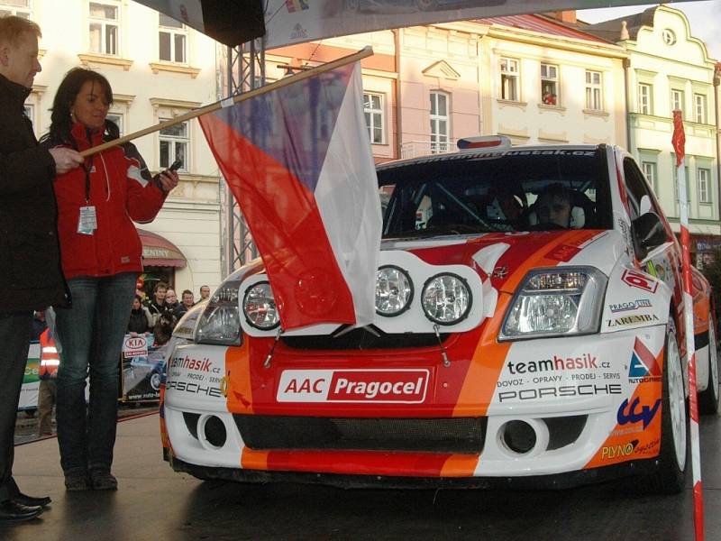Start Cetelem Valašské rally, st. číslo 20 Tlusťák – Škaloud Citroen C2 S2000