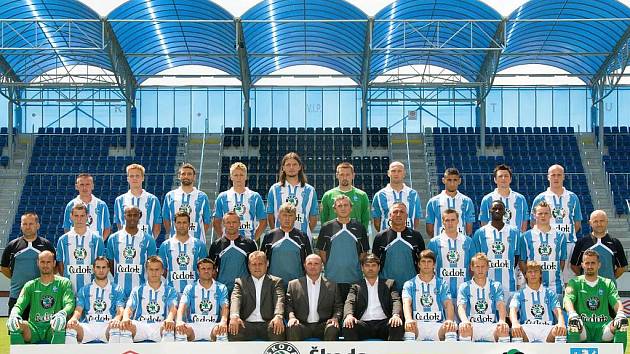 Nejnovější foto fotbalistů FK Mladá Boleslav přrd zahájením Gambrinus ligy. Horní řada – Václav Kalina, Tomáš Janíček, Vladimir Dimitrovski, Václav Procházka, Adrian Rolko, Jan Šeda, Petr Johana, Kerem Bulut, Tomáš Hrdlička, Ivo Táborský