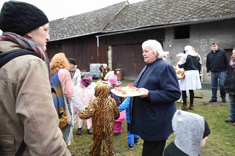 Masopust v Bosni přilákal i přespolní.