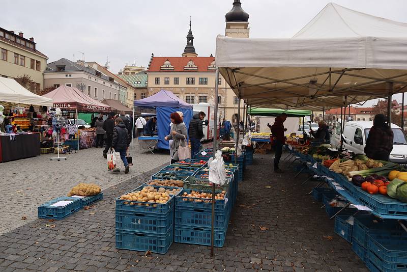 Páteční trhy na Staroměstském náměstí v Mladé Boleslavi.