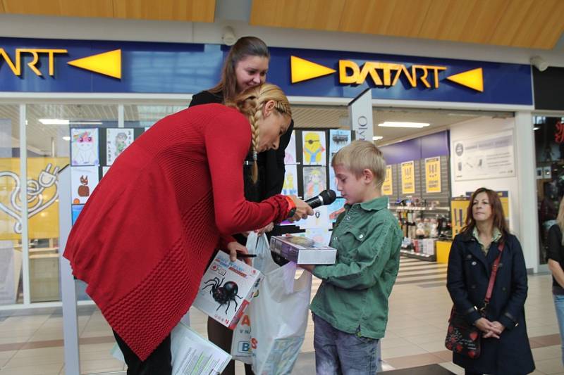 Dragon Internet společně s BK Mladá Boleslav a OC Olympia Mladá Boleslav vyhlásili vítěze letošního ročníku výtvarné soutěže „Namaluj svět plný zábavy“. 