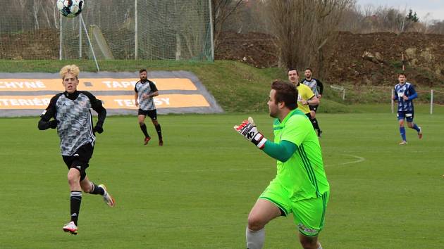 Fotbalisté Kosmonos doma překvapivě prohráli s posledním Dvorem Králové (3:4)