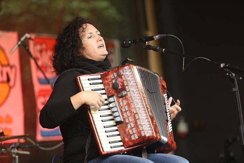 Festival Isarafest 2020 na letní scéně Michalovické Putny.