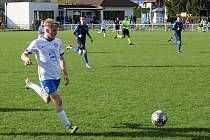 Divize, 18. kolo: FK Dobrovice (světlé dresy) - FK Benešov (1:0), 16. března 2024