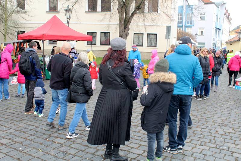 Z velikonočního jarmarku na Českobratrském náměstí v Mladé Boleslavi.