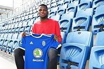 Šestadvacetiletý nigerijský útočník Ubong Mosese Ekpai přišel do FK Mladá Boleslav na roční hostování z SK Slavia Praha.