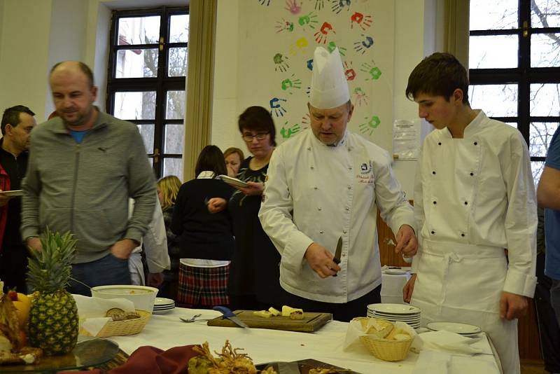 Zakončení kurzu studené kuchyně na škole v Horkách