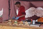 U obchodního centra Olympia se od pátku do neděle odehrával Burger fest