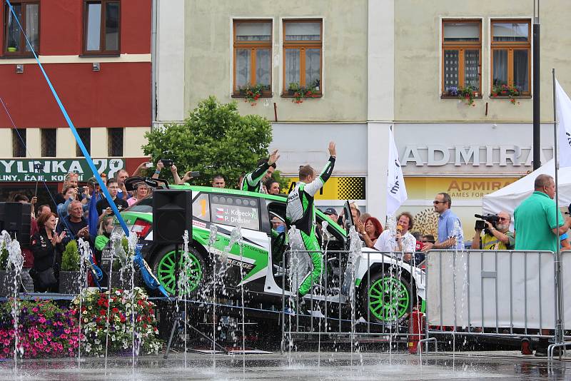 Vítězem čtyřiačtyřicátého ročníku Rally Bohemia se stala posádka ve složení Jan Kopecký a Pavel Dresler, kteří na start vyrazili s číslem jedna.