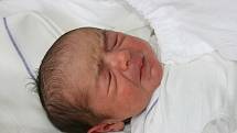 Václav Hybler se narodil 29. února a lékaři mu zapsali porodní váhu 3,36 kilogramu. Bude bydlet v Dobrovici, kam si ho už brzo odveze maminka Laďka a tatínek Václav, po kterém chlapeček dostal jméno.