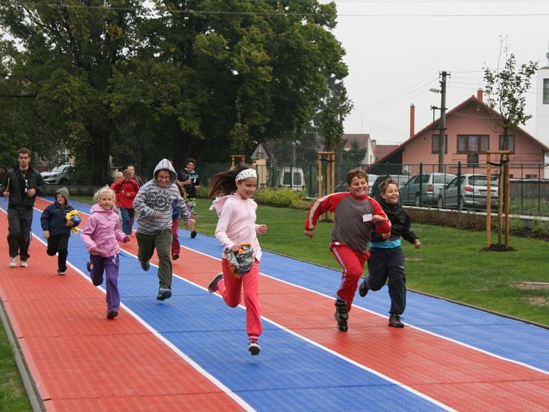 Slavnostní otevření hřiště v Čachovicích