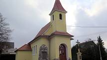 Kostel sv. Cyrila a Metoděje v Lesním Jakubově je dominantou obce.