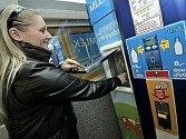 Automat na mléko v prodejně JMB v ulici Kpt. Jaroše v Třebíči. 