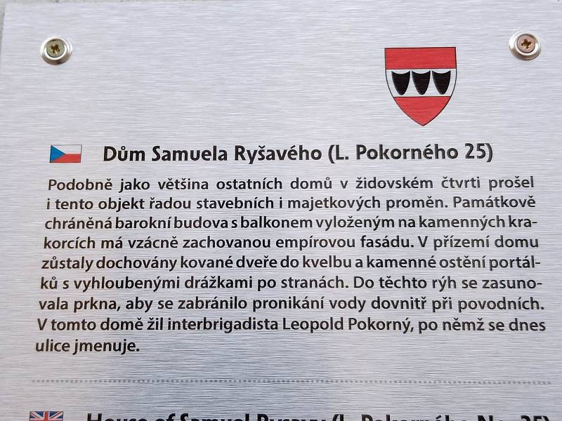 Tabulka, která je na domě, podává základní informace o této památce.