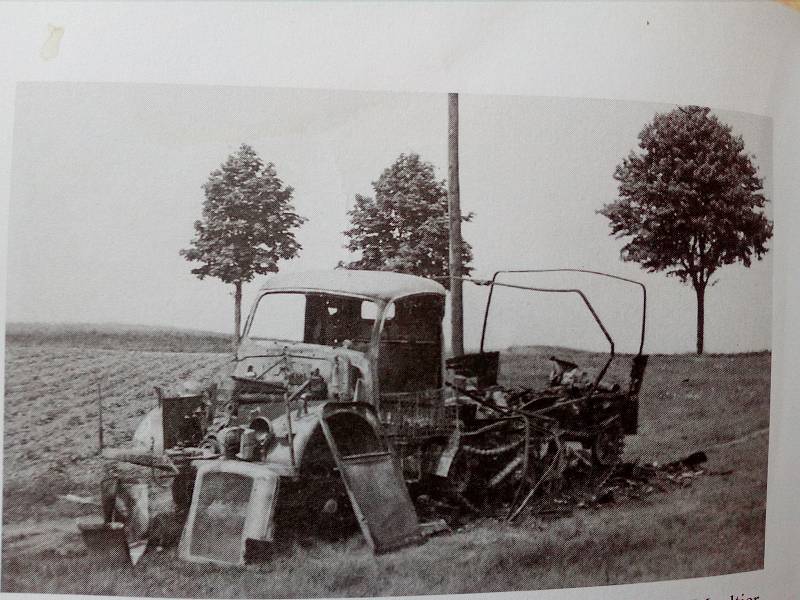 Vrak polopásového nákladního vozu Ford V3000S/SS Maultier u Náměště nad Oslavou.