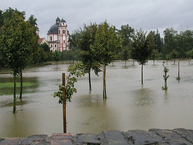 Dvacet let od povodní: připomeňte si, co se na Vysočině dělo den po dni