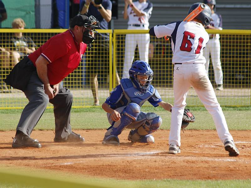 Čeští baseballisté na ME do 12 let v Třebíči prohráli v semifinále s Itálií 1:2, v boji o bronz pak podlehli Německu 3:7.