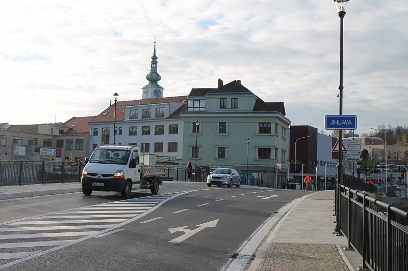 Bráfova třída se zavřela. Někteří řidiči jsou zmatení. Objízdné trasy vedou po celém městě.