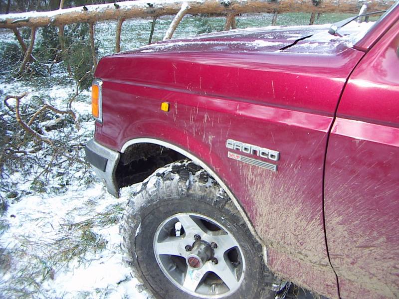 Ford Bronco 1988. Jízda s ním je zážitek, ostatně jako každá jízda s americkým autem této velikosti.