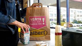 Prodejny Albert nahradily plastové tašky papírovými - Krkonošský deník