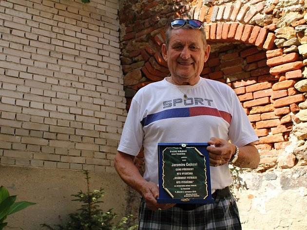 Rekordman Jaromír Čejka oslaví osmdesátiny s píšťalkou na hřišti