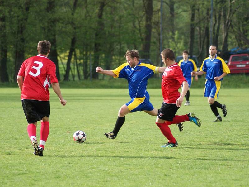 Studenec na půdě vedoucí Vrchoviny vyšel střelecky naprázdno. Hosté odolávali do 62. minuty, kdy poprvé inkasovali. Foto: David Mahel