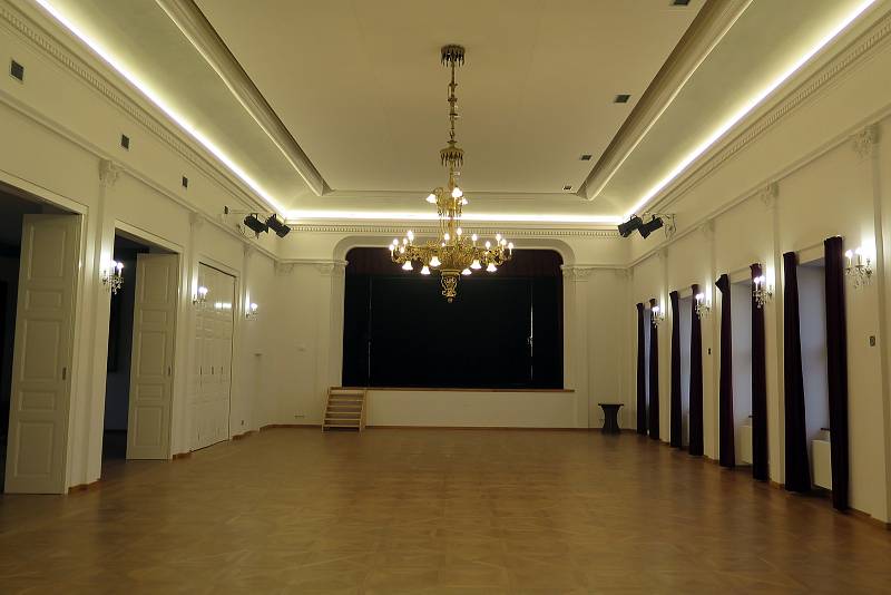 Hlavní sál moravskobudějovického kulturního domu Beseda
