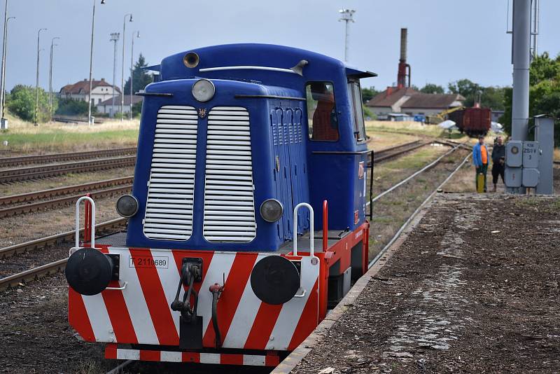 Sobotní oslavy zavítaly i na železniční stanici v Moravských Budějovicích, kde byla k vidění výstava modelového kolejiště, a vozidla spolků Máňa doprava a SVD-JMZ.