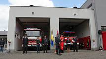 Slavnostní předání nové hasičské zbrojnice ve Starči.