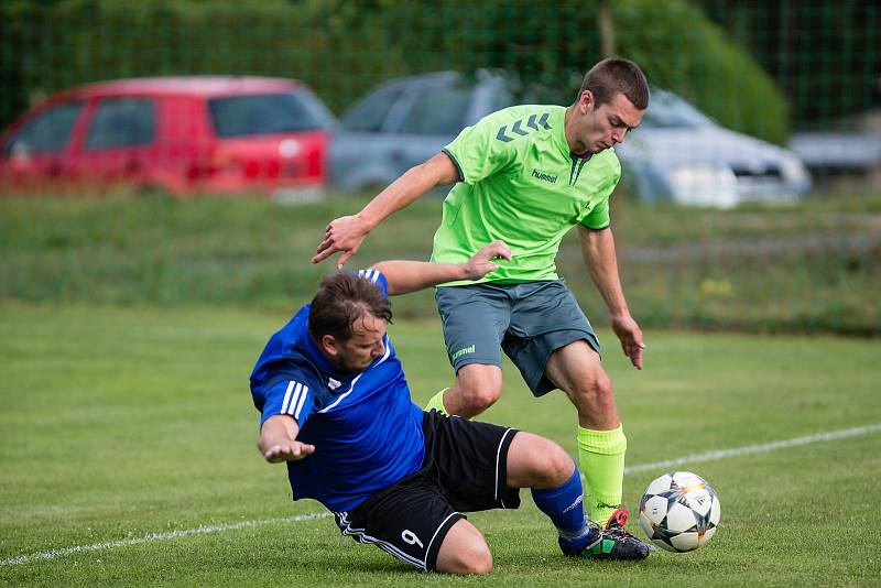 Fotbalisté Náměšti nad Oslavou (v zeleném) patří k tradičním účastníkům krajských soutěží na Vysočině. Od příští sezony si vyzkouší MSFL. Utkání proti Hamrům nad Sázavou.